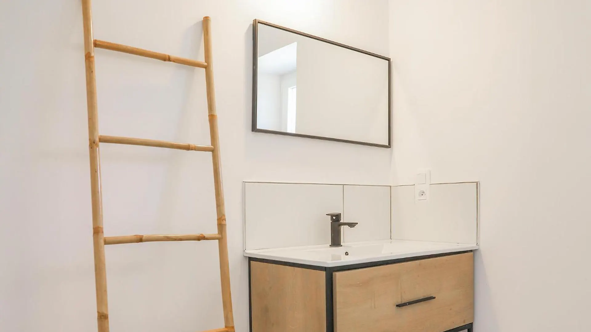 Amazing Home In Runan With Wifi 別荘